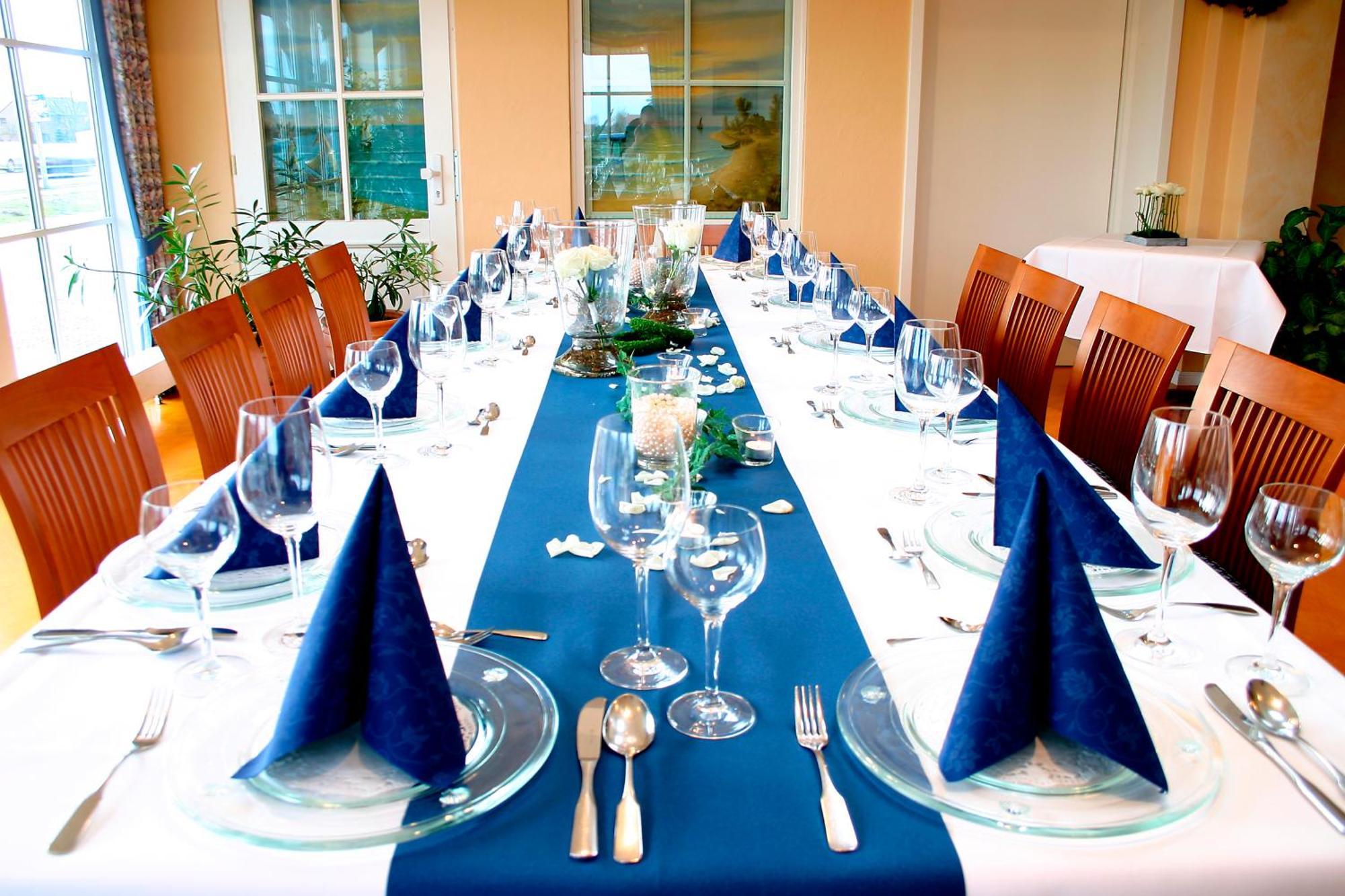 Land-Gut-Hotel Restaurant Kreuz Meyer Stuhr Buitenkant foto